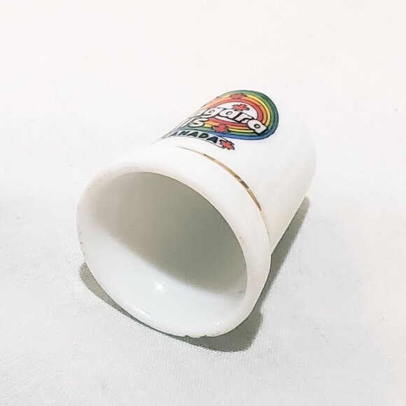 Niagara Falls Canada Thimble Souvenir Porcelain Vintage 1" White Maple Leaf - Picture 7 of 7